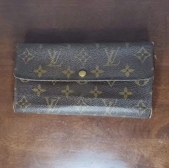 Louis Vuitton Mono Snap Wallet - Picture 2 of 13